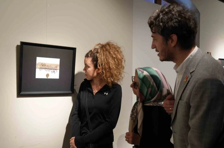 Mitolojik öğelerin sanatla buluştuğu sergiye büyük ilgi