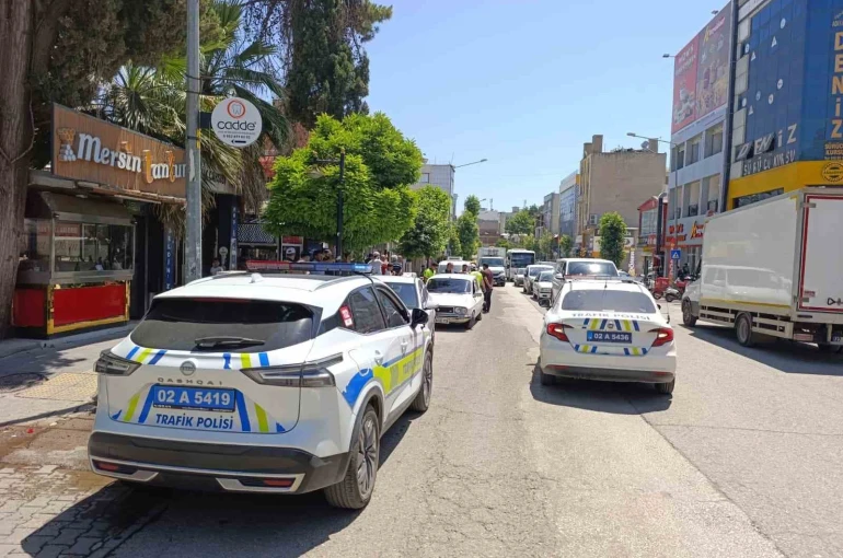 Motosiklet ile otomobil çarpıştı: 1 yaralı