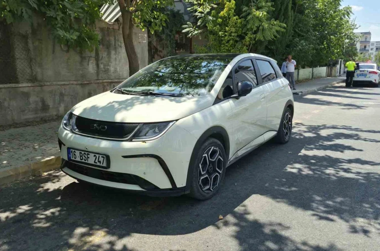 Motosiklet ile otomobil çarpıştı: 1 Yaralı