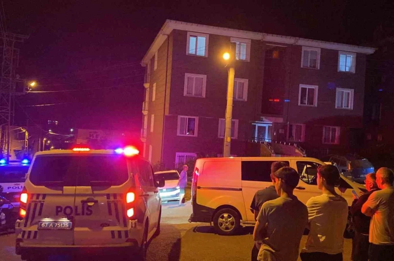 Motosikletli saldırgan dehşet saçtı: 5 el ateş açıp kaçtı
