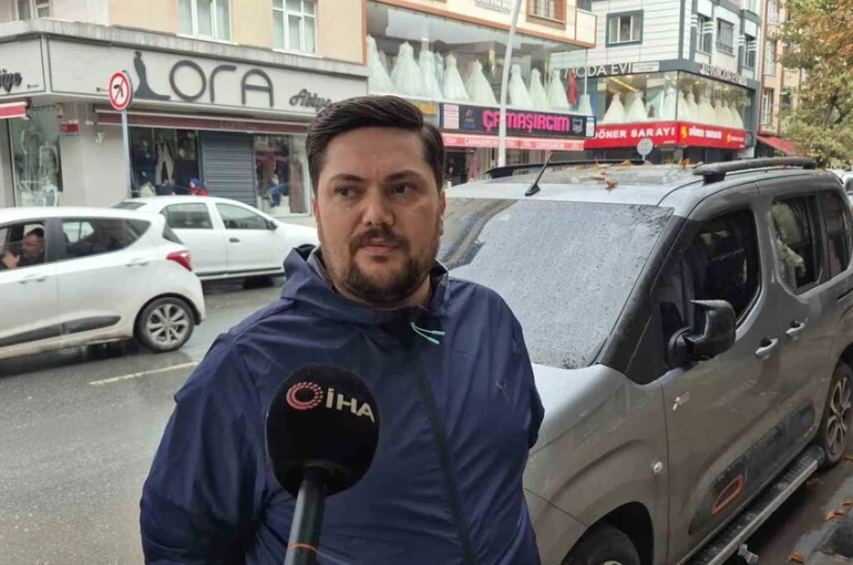Motosikletteki 2 kişi ve kadın metrelerce savruldu