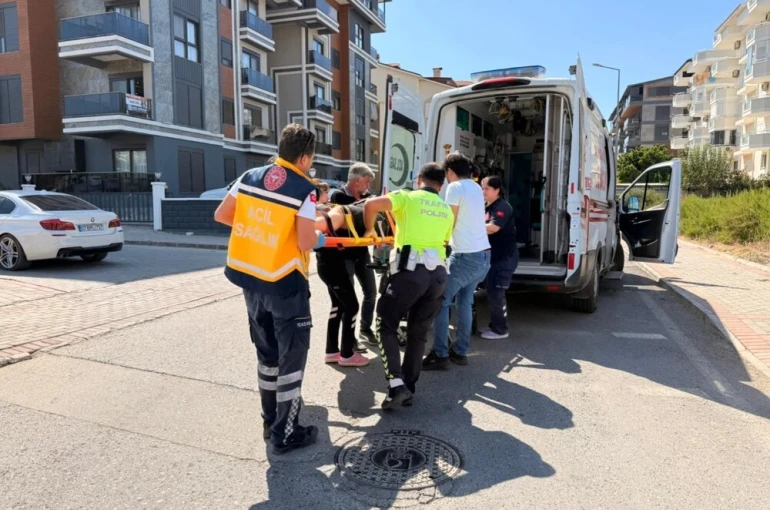 Motosikletten düşen sürücü yaralandı