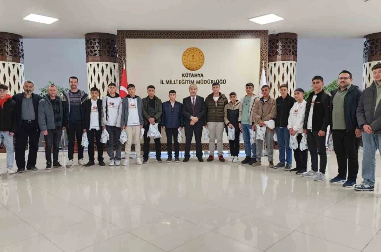 Müdür Yılmaz, Bitlisli öğrencileri ağırladı
