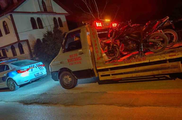 Mudurnu’da kural tanımaz motosikletlilere geçit yok: 2 araç trafikten men edildi