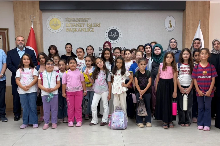 Müftü Dr. İrfan Açık, Yaz Kur’an Kursu öğrencilerini, ailelerini ve öğreticilerini tebrik etti