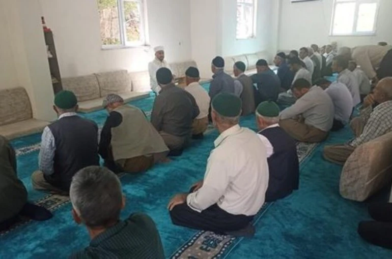 Müftü Okuş Taşbaşı köyü sakinleriyle buluştu