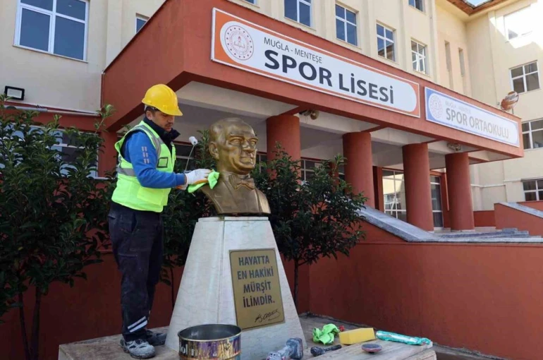 Muğla Büyükşehir’den okullara ara tatil bakımı