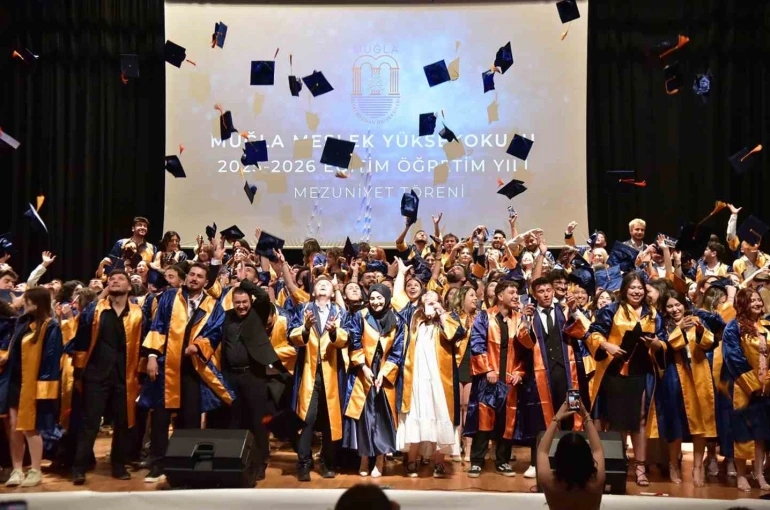Muğla MYO’da mezuniyet sevinci