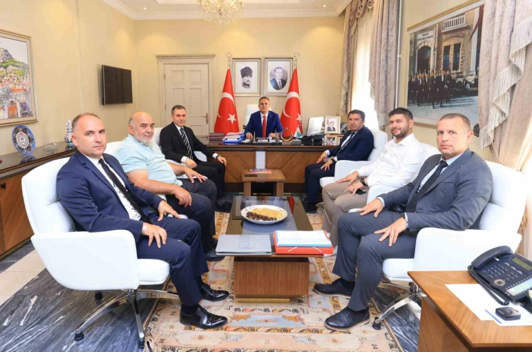 Muğla Valisi Akbıyık, Kızılay’ın Muğla’daki faaliyetleri hakkında bilgi aldı