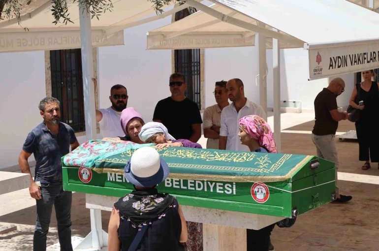Muğla’da hayatını kaybeden kadının tabutunu kadınlar taşıdı