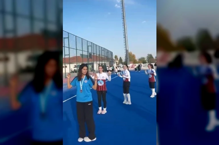Muğla’nın şampiyon kızlarından Konya’da efsane kutlama şampiyonluk Zeybek ile taçlandı