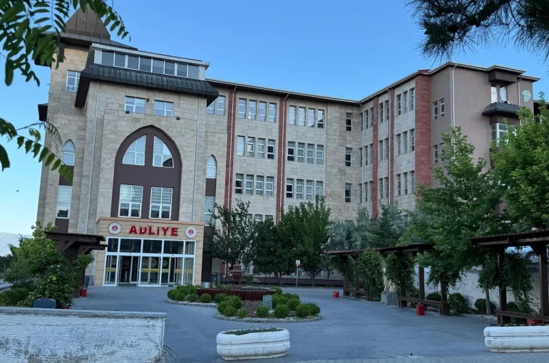 Muhsin Yazıcıoğlu soruşturmalarına FETÖ talimatıyla müdahale ettikleri öne sürülen şahısların yargılandığı dava ertelendi