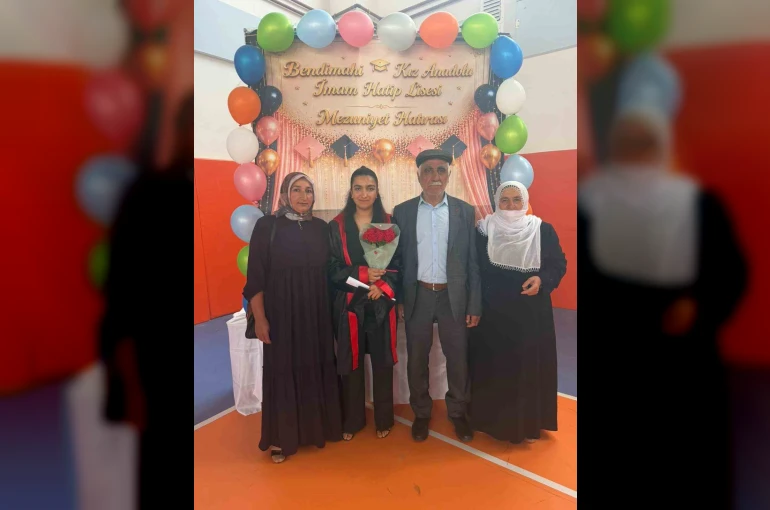 Muradiye’de geleneksel pilav günü ve mezuniyet programı düzenlendi