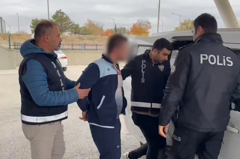 Muratlı’da aile faciası davası sürüyor: Annesini babasını öldürmüştü