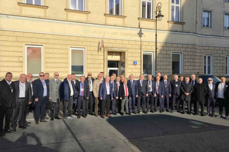 Murzioğlu: "170 ülkeye ihracat yapan, 11 organize sanayi bölgesi bulunan güçlü bir üretim şehriyiz"