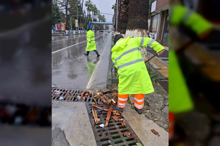MUSKİ ekipleri 24 saat yağmur mesaisinde