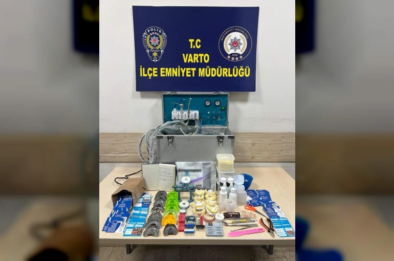 Muş’ta evini kliniğe dönüştüren sahte dişçi yakalandı