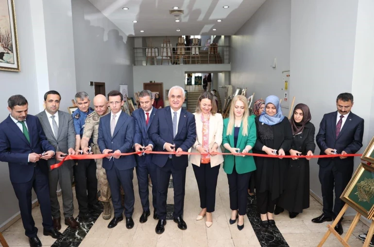 Muş’ta "Hayat Boyu Öğrenme Haftası" sergisi açıldı