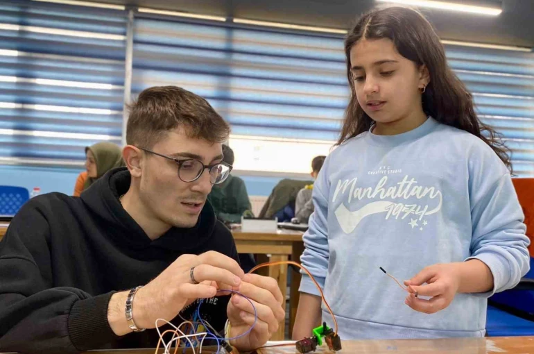 Muş’ta "İleri Robotik" eğitimleri sürüyor