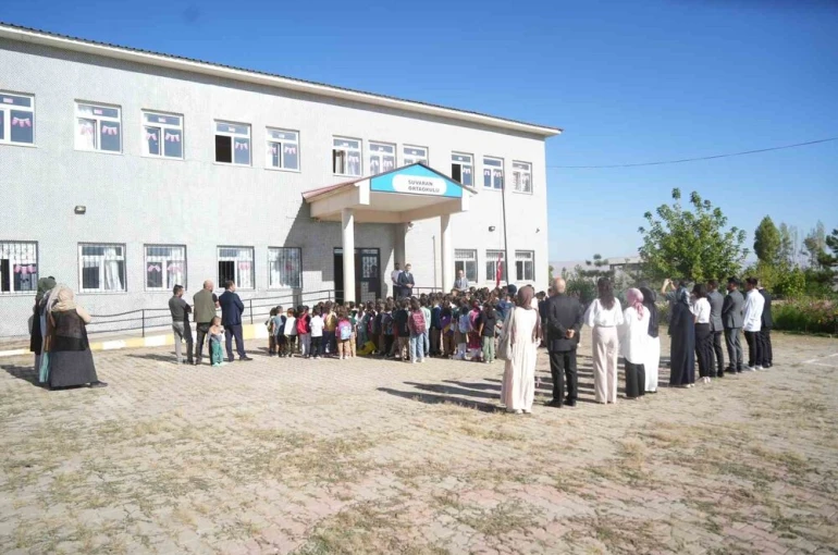 Muş’ta ilk ders başldı