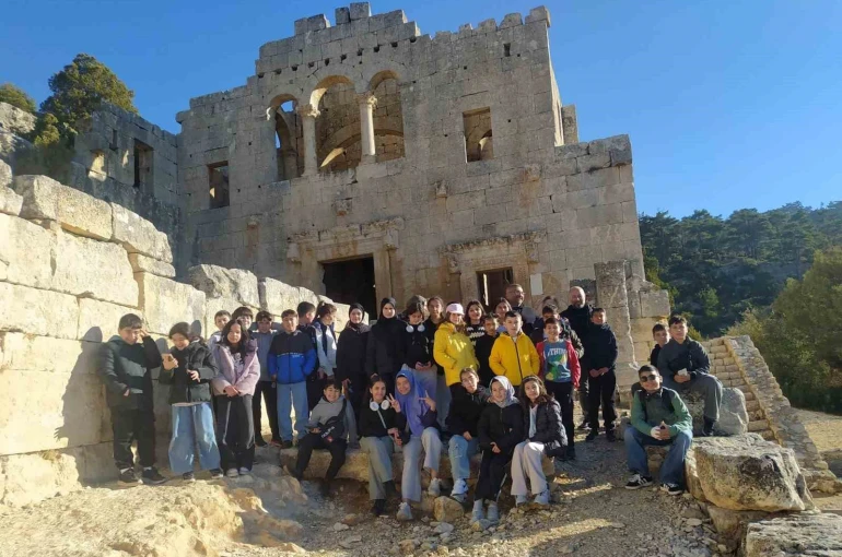 Mut Alahan Manastırı yerli ve yabancı turistlerin ilgi noktası oldu
