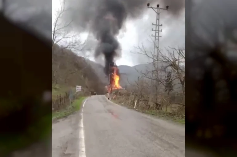 Mutfak tüpünden çıkan yangınla ev küle döndü