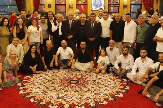 Müzisyen ve sanatçılardan kardeşlik mesajı