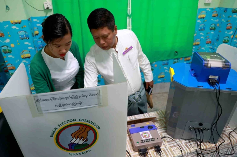 Myanmar’da halk parlamento seçiminin ikinci turu için sandık başında