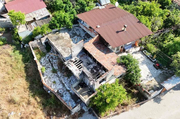 Nazilli’de 25 metruk bina yıkıldı