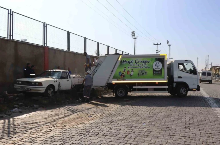 Nazilli’de atıl araçlar toplatılıyor