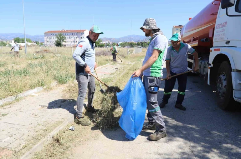 Nazilli’de belediye ekipleri sahaya indi