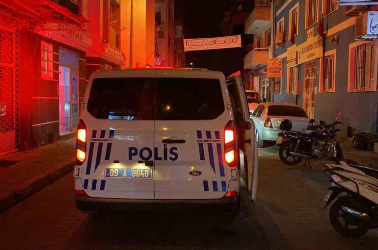 Nazilli’de bıçaklı kavga, kolundan yaralanan genç hastaneye kaldırıldı