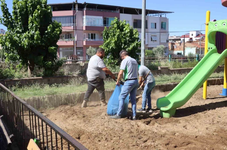 Nazilli’de çocuk oyun ve spor alanları bakıma alındı