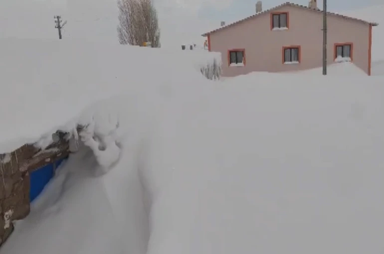 Ne Kamçatka, ne Alaska: Sivas’ta bina boyu kar yağdı