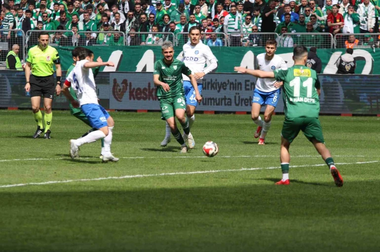 Nesine 2. Lig: Ankara Demirspor: 0 - Bursaspor: 1 (İlk yarı)