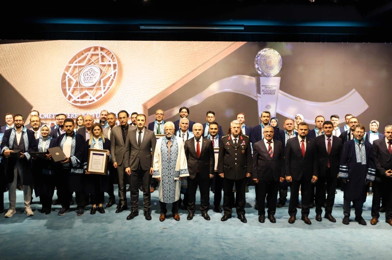 NEÜ'de 6. Akademi Ödülleri Töreni'nde ödüller sahiplerini buldu