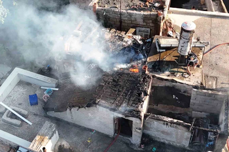 Nevşehir’de çatı yangını korkuttu