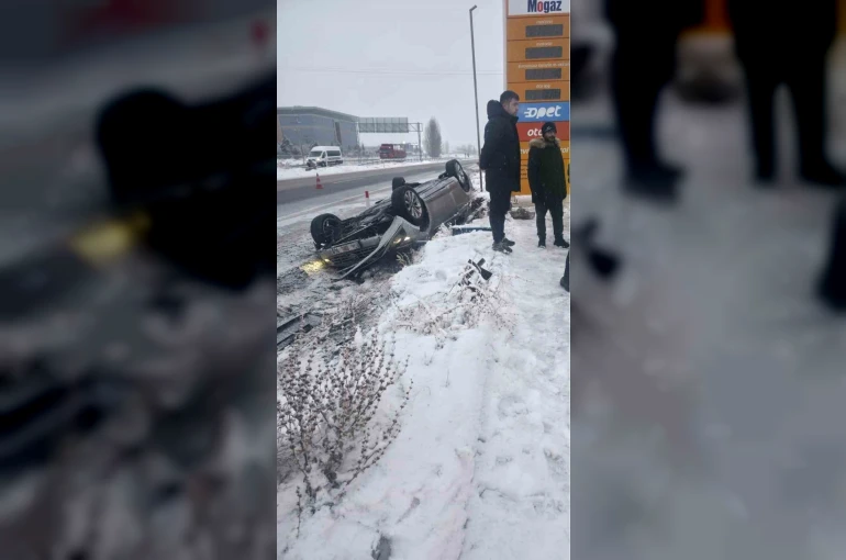 Nevşehir’de kontrolden çıkan otomobil takla attı: Kaza anı kamerada