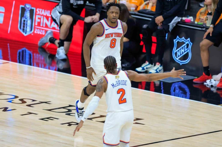 New York Knicks, San Antonio Spurs’ü yenerek NBA finallerine galibiyetle başladı