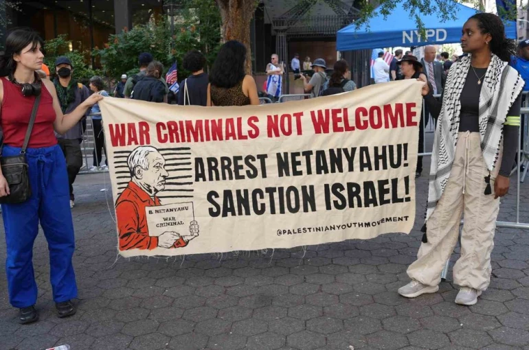 New York’ta binlerce kişi Netanyahu’yu protesto etmek için sokaklara döküldü