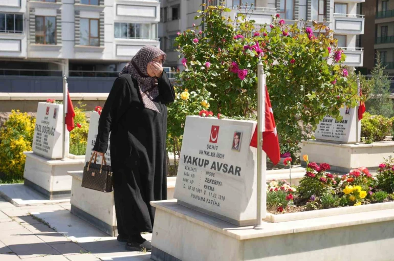 Niğde’de bayram arifesinde şehitlik ziyaret edildi