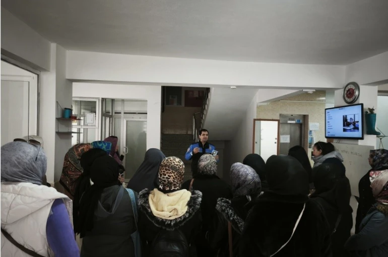 Niğde’de polisten vatandaşa dolandırıcılık uyarısı