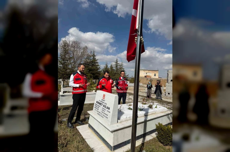 Niğde’de şehit kabirlerine anlamlı ziyaret