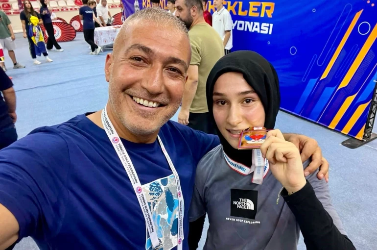 Niğdeli boksör Hayrunnisa Turgut Türkiye şampiyonu oldu