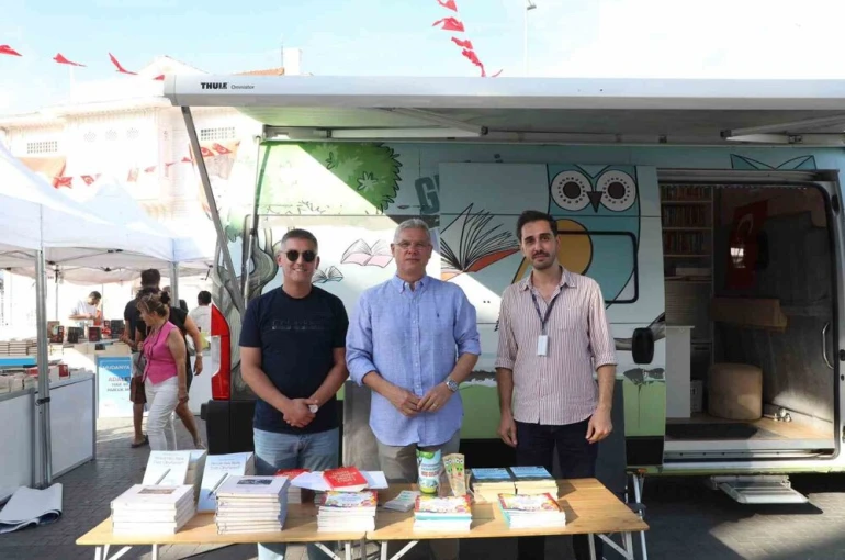 Nilüfer Belediyesi gezici kütüphane 7. Mudanya kitap fuarında