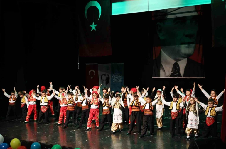 Nilüferli miniklerin mezuniyet sevinci