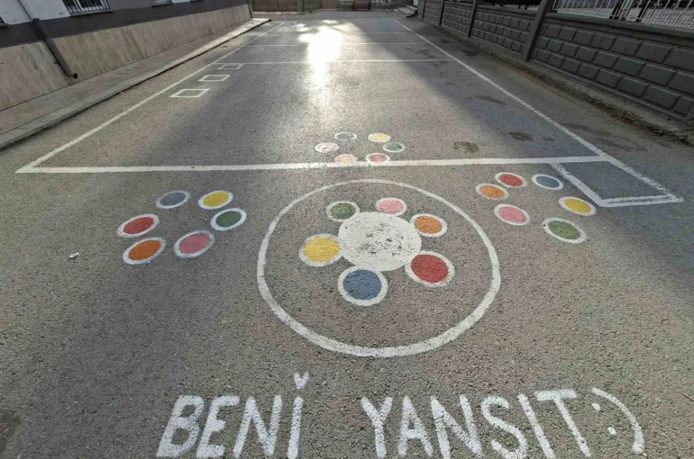 NÖHÜ gönüllü öğrencilerinden Selçuk İlkokulu’na renkli dokunuş