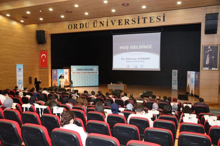ODÜ’de "Türkiye Yüzyılı’nda Genç Temsili ve Karar Mekanizmaları" konferansı
