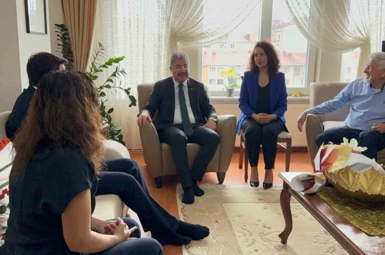 Ödüllü ve ilk doktoralı işitme engelli mühendis çifte validen anlamlı ziyaret