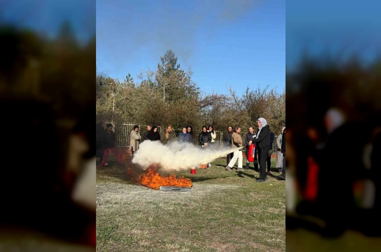Öğrenci yurdu personeline uygulamalı yangın eğitimi